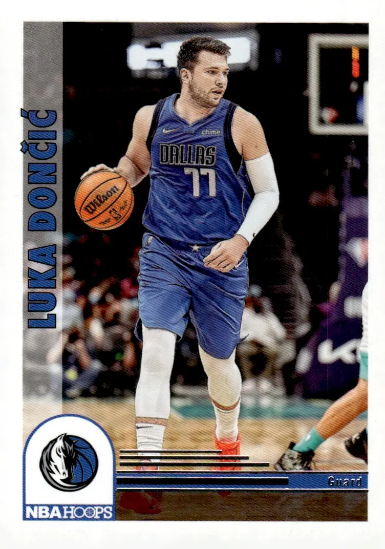 2022-23 NBA Hoops #293 Luka Dončić (front)