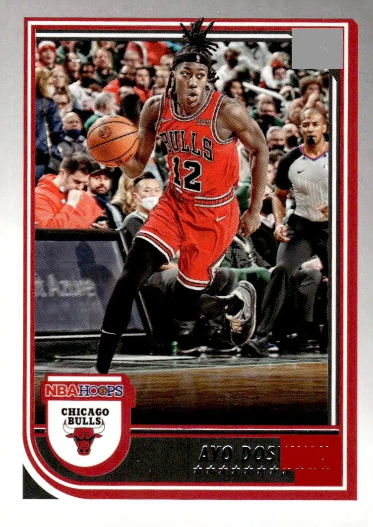 2022-23 NBA Hoops #79 Ayo Dosunmu (front)