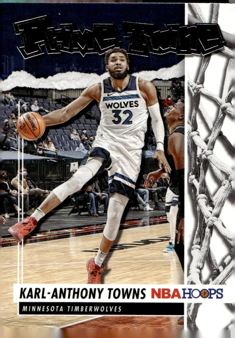 2021-22 NBA Hoops #9 Karl-Anthony Towns (front)