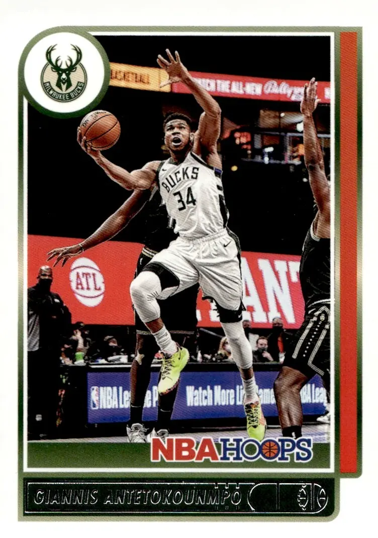 2021-22 NBA Hoops #103 Giannis Antetokounmpo (front)