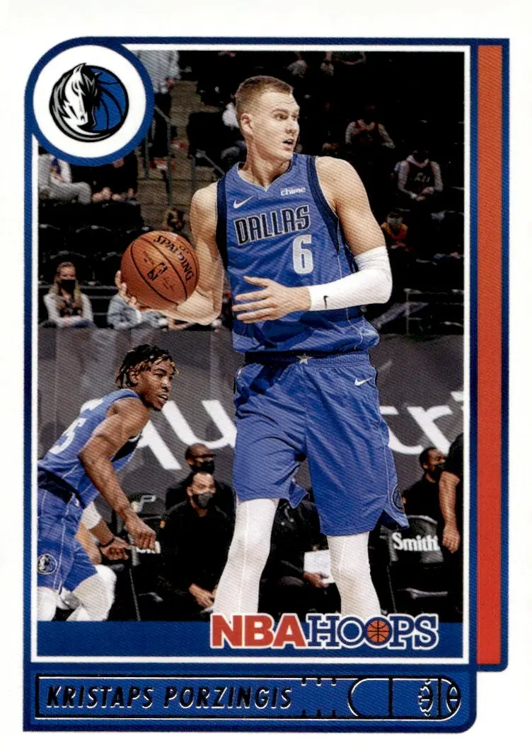 2021-22 NBA Hoops #82 Kristaps Porzingis (front)