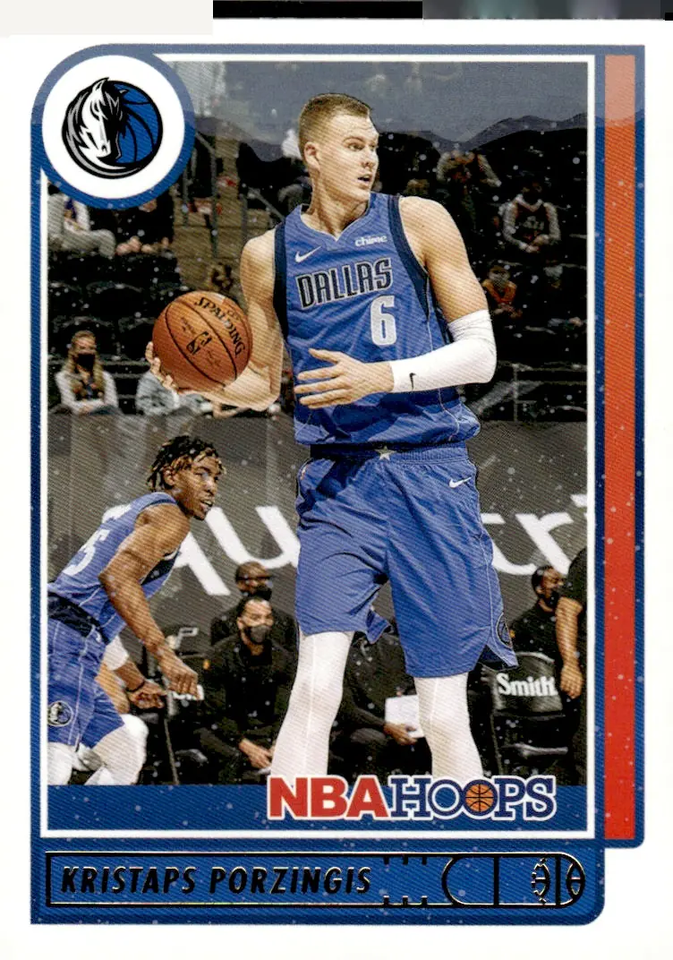 2021-22 NBA Hoops #82 Kristaps Porzingis (front)