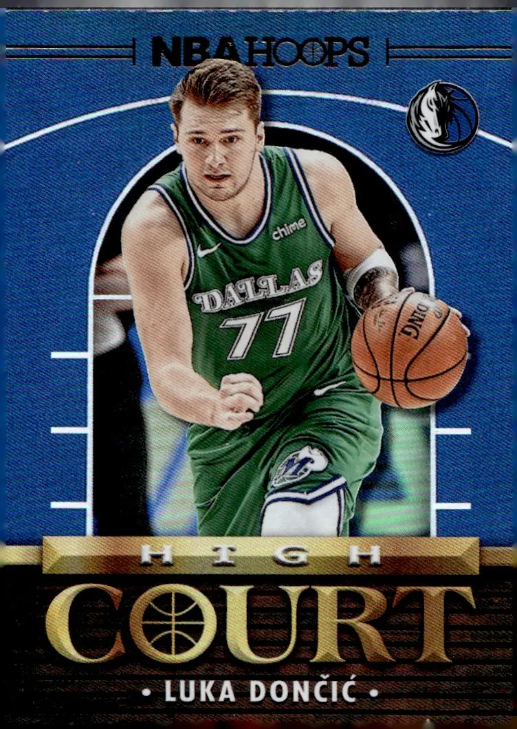 2021-22 NBA Hoops #14 Luka Dončić (front)