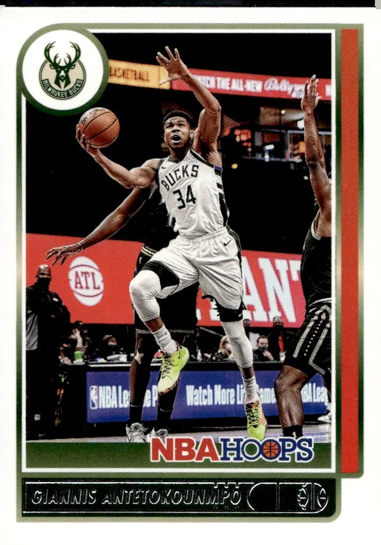 2021-22 NBA Hoops #103 Giannis Antetokounmpo (front)