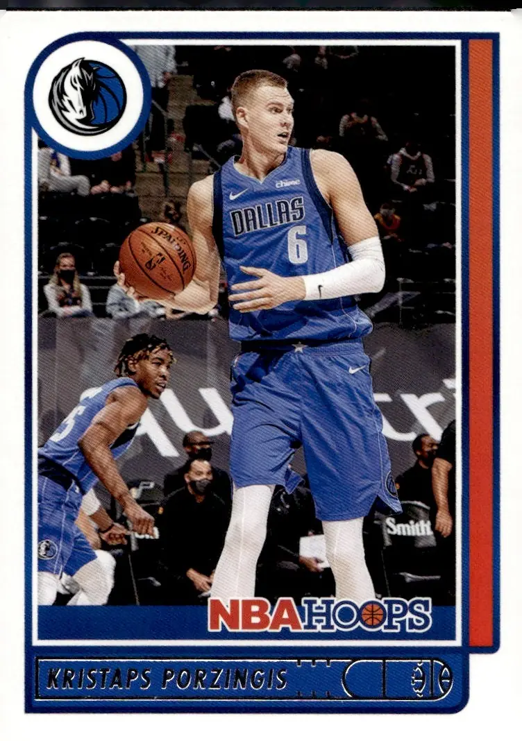 2021-22 NBA Hoops #82 Kristaps Porzingis (front)