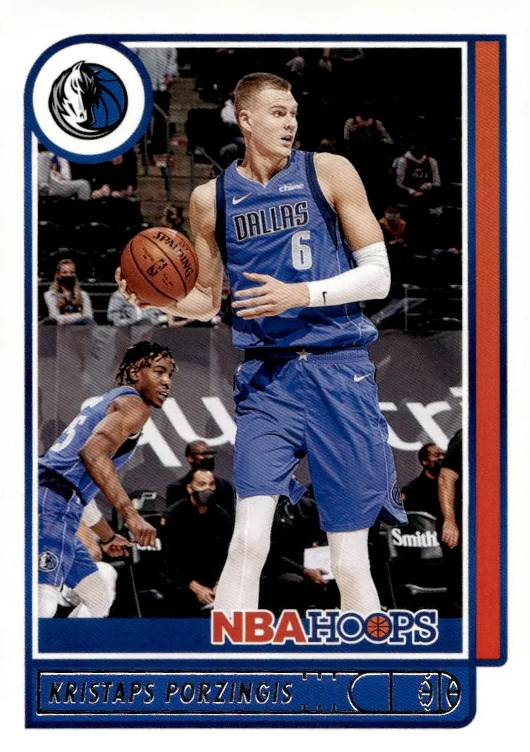 2021-22 NBA Hoops #82 Kristaps Porzingis (front)
