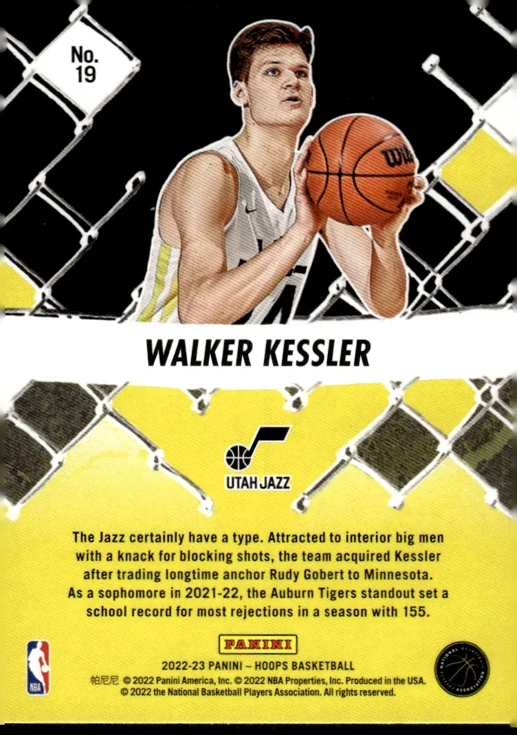 2022-23 NBA Hoops #19 Walker Kessler (back)