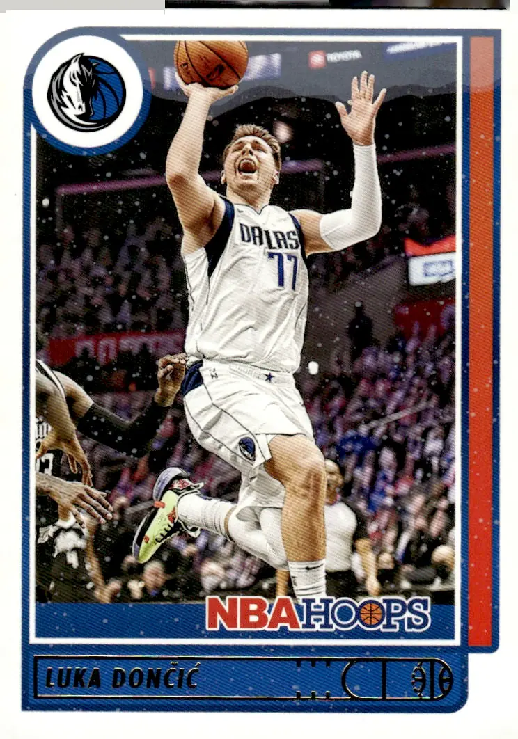 2021-22 NBA Hoops #62 Luka Dončić (front)